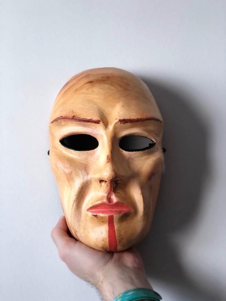 Máscara teatral de Antígona, encomendada pela atriz Dani Duarte.