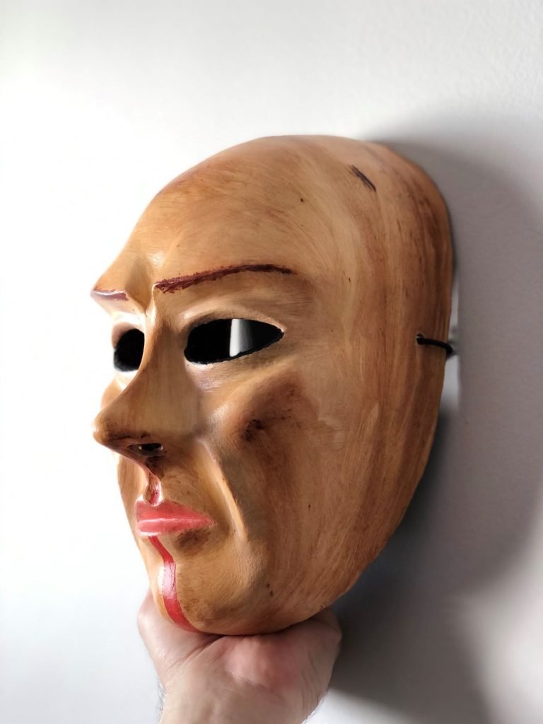 Máscara teatral de Antígona, encomendada pela atriz Dani Duarte.