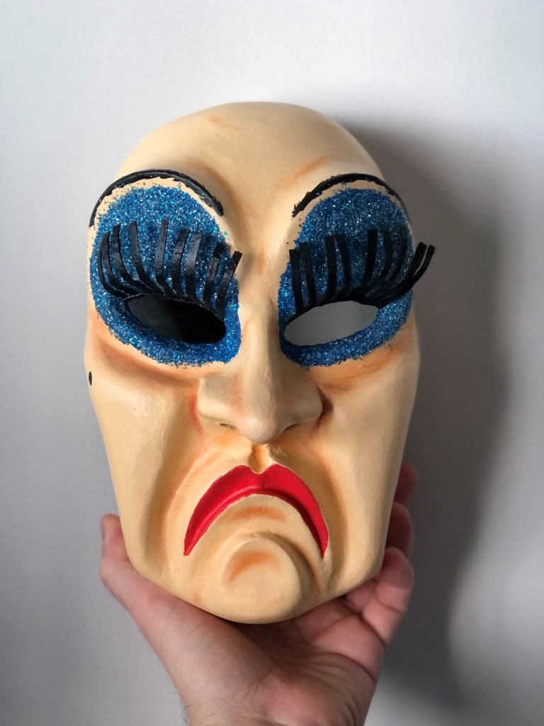 Máscara teatral A Dama, encomendada pela atriz Amanda Quintero.