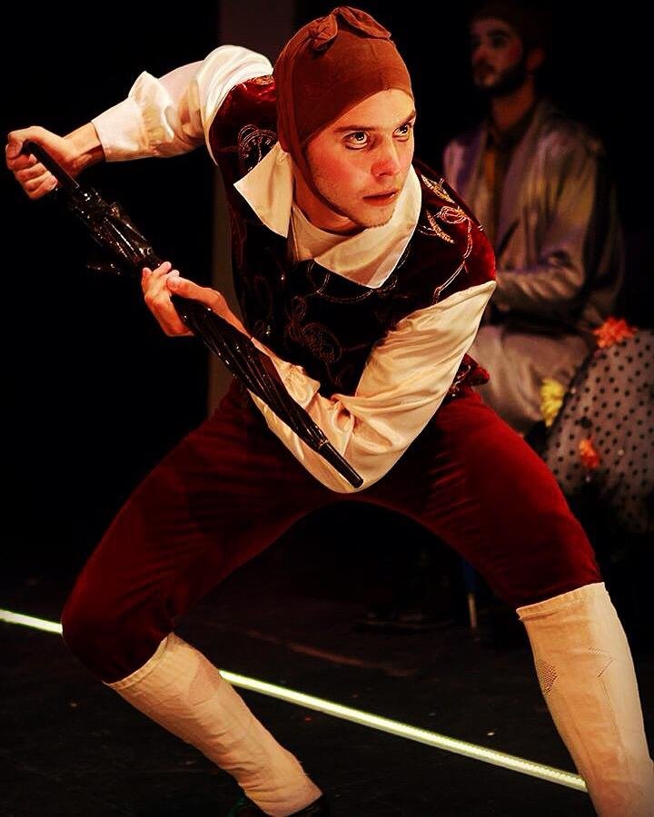 Máscara teatral feita para o ator Artur Volpi, a partir do espetáculo O Convescote.