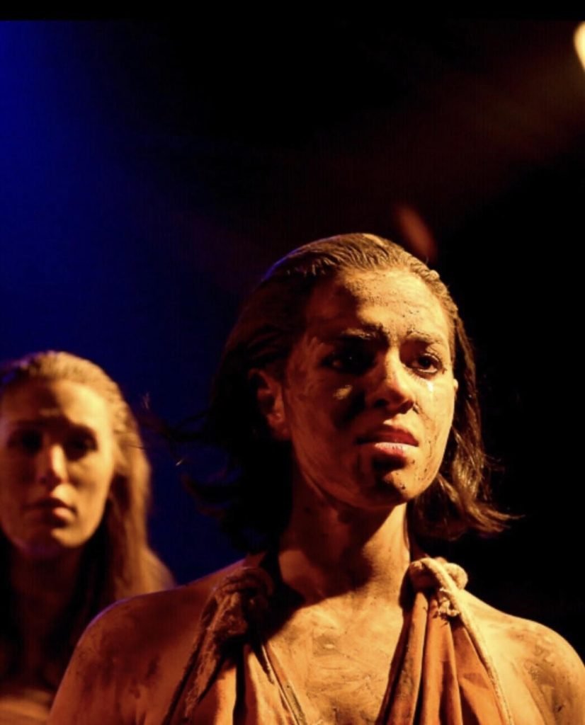 Máscara teatral de Antígona, encomendada pela atriz Dani Duarte.