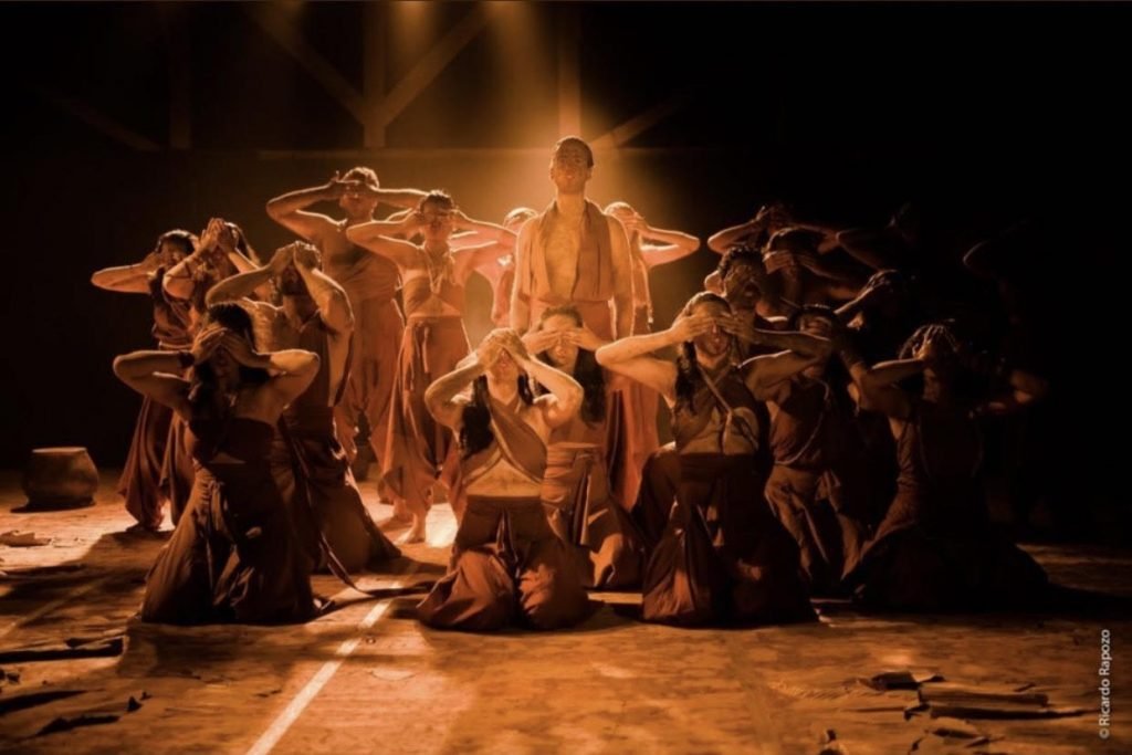 Máscara teatral de Antígona, encomendada pela atriz Dani Duarte.
